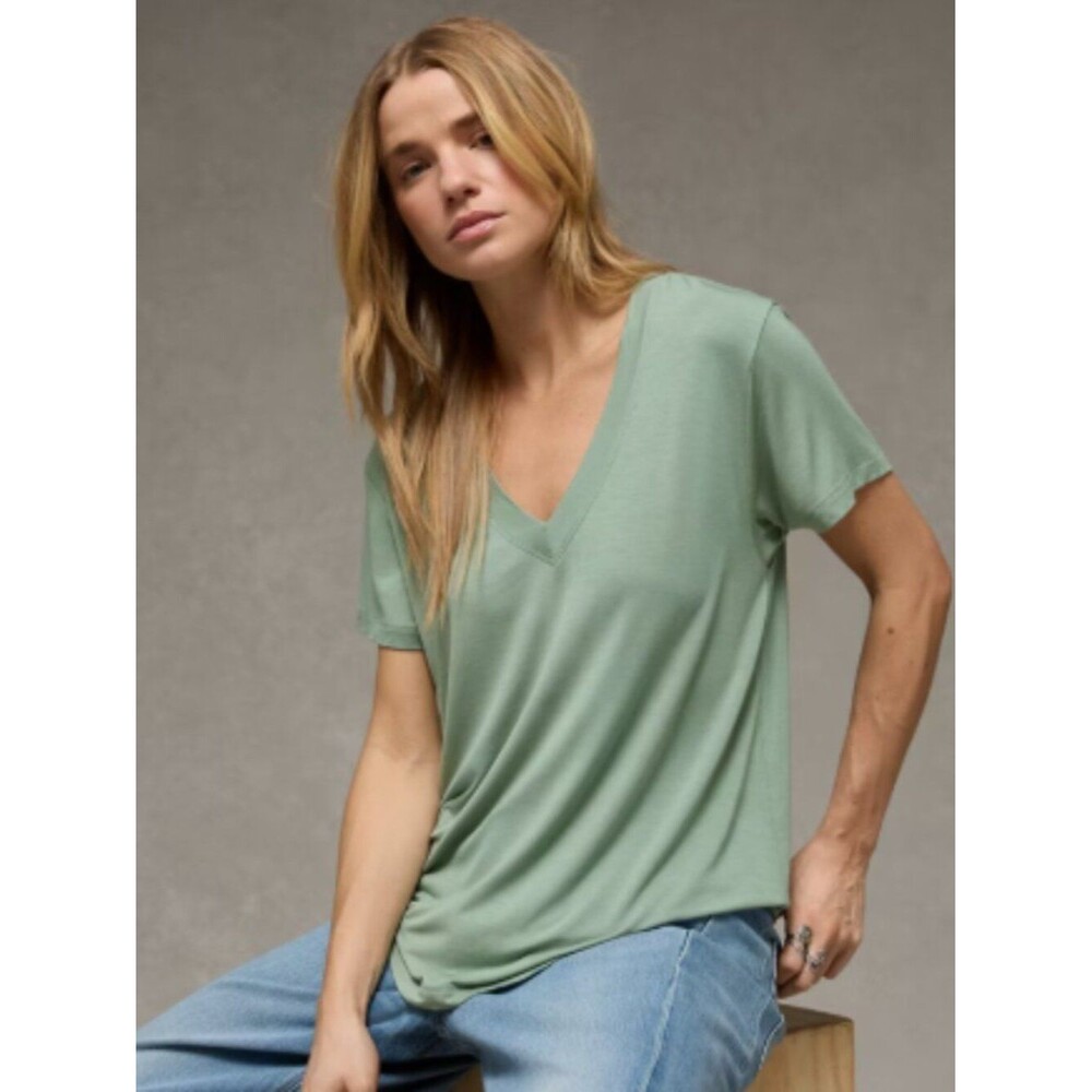 American Eagle Soft & Sexy V-Neck Tee – Women’s Small (Dried Sage)